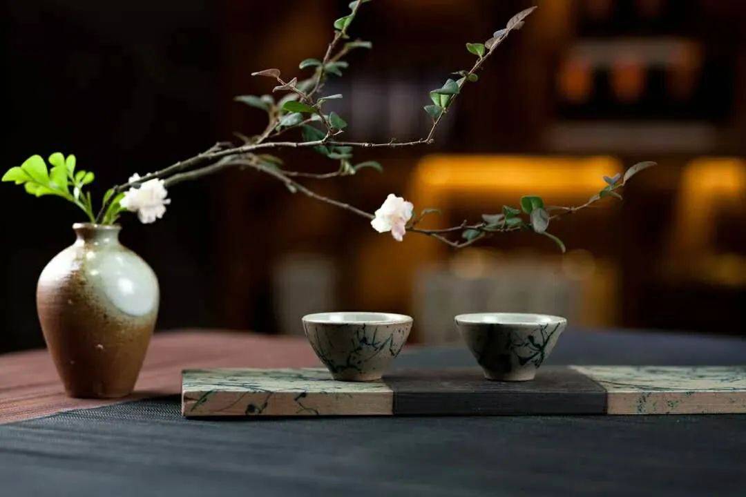 披禅佛拨羽扇奇木灵雀聆听打一生肖，全面释义、实时解答解释落实